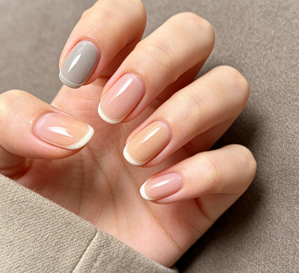 Minimal Winter Ultra-Thin French Nails